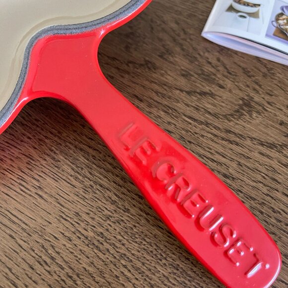 NEW! Le Creuset Enameled Cast Iron Heart Skillet Pan - Picture 6 of 11